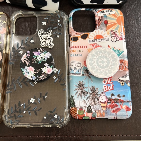 8 iPhone 11 Pro cases with pop sockets. Two Castify. Two rifle paper - Picture 5 of 6